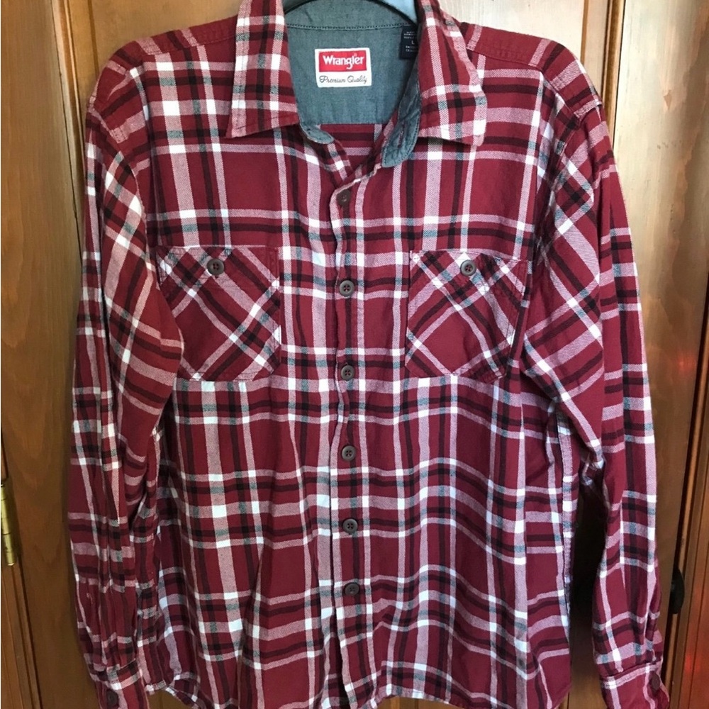 Wrangler Men's Burgundy Plaid Button Down Shirt